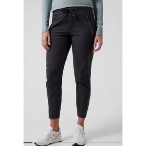 Athleta Trekkie North Jogger in Black size 12